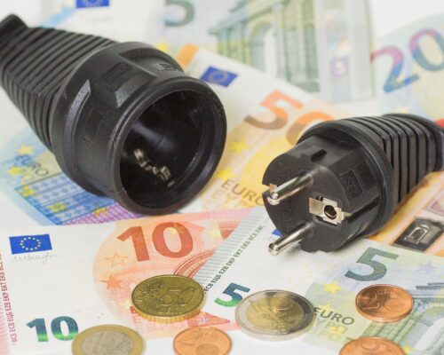 Cât economisești dacă schimbi iluminatul clasic cu unul LED în casa ta?