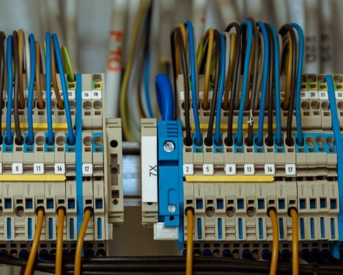 Ce este un circuit electric și cum funcționează?