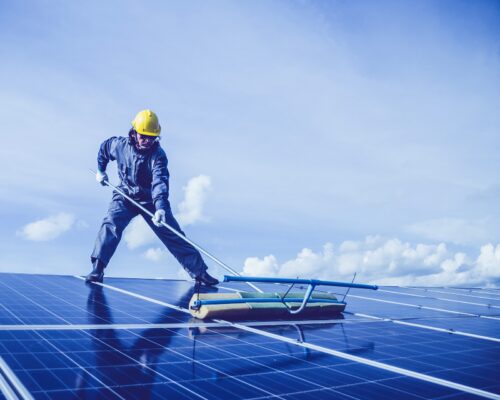 Cu cât scade randamentul unui panou electric dacă este murdar?