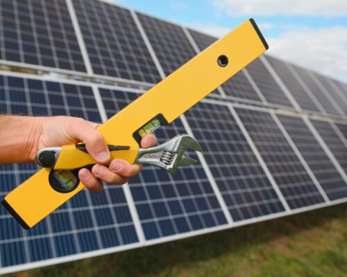 Cum montezi panourile fotovoltaice la unghiul ideal pentru a produce mai multă energie