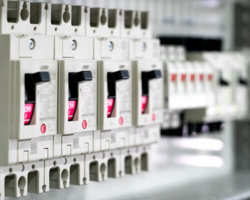 Siguranțele automate electrice. Care este rolul lor și câte tipuri există