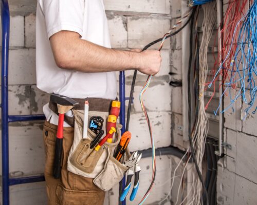 Cum recunoști un electrician bun fără să fii specialist